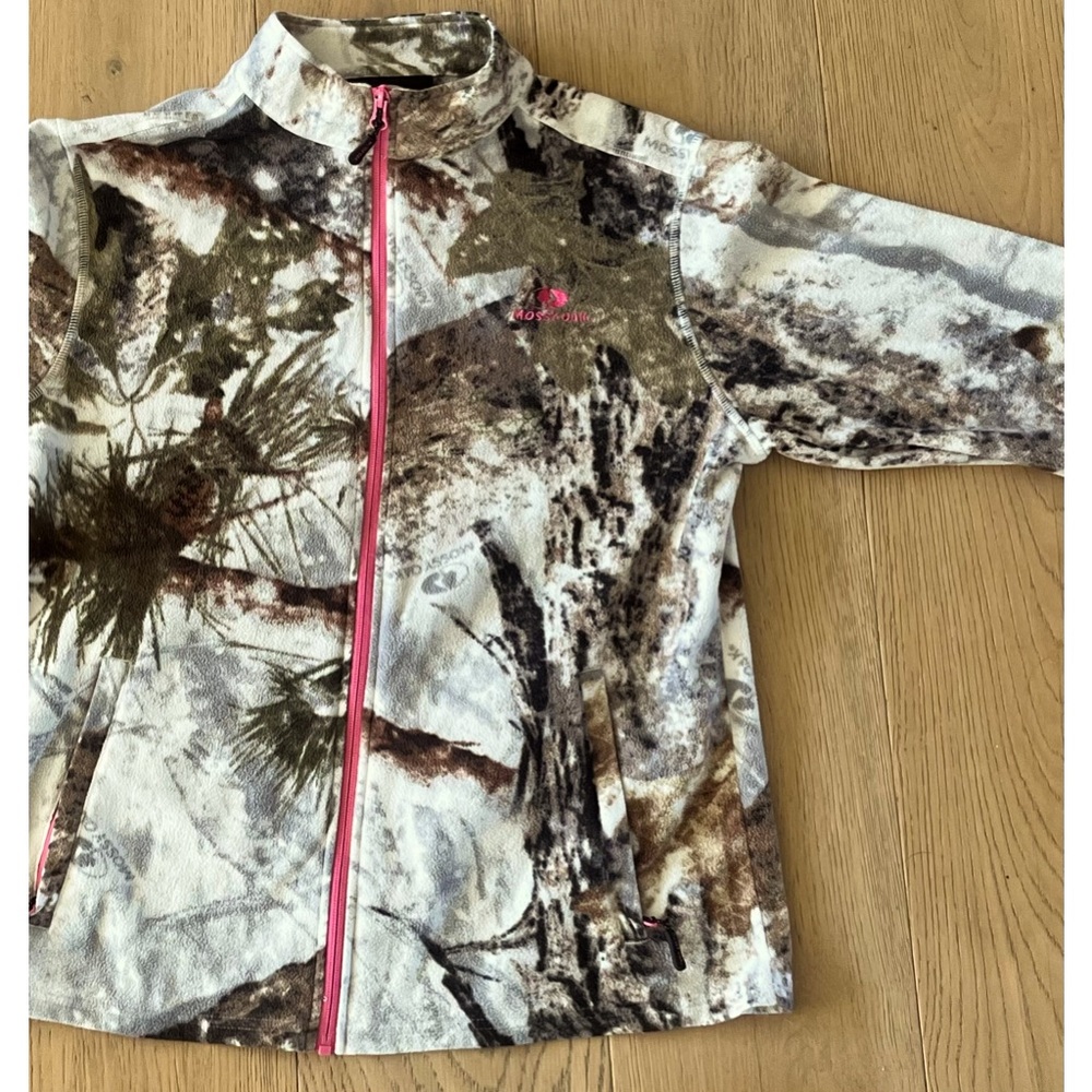 Realtree camo zip-up jacket